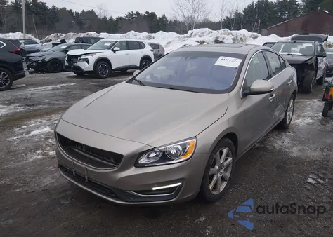 2016 Volvo S60 T5 Premier z USA, uszkodzony, nr VIN YV1612TK7G2392452